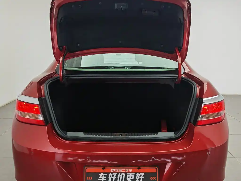 Buick Excelle 2013 — фото 16