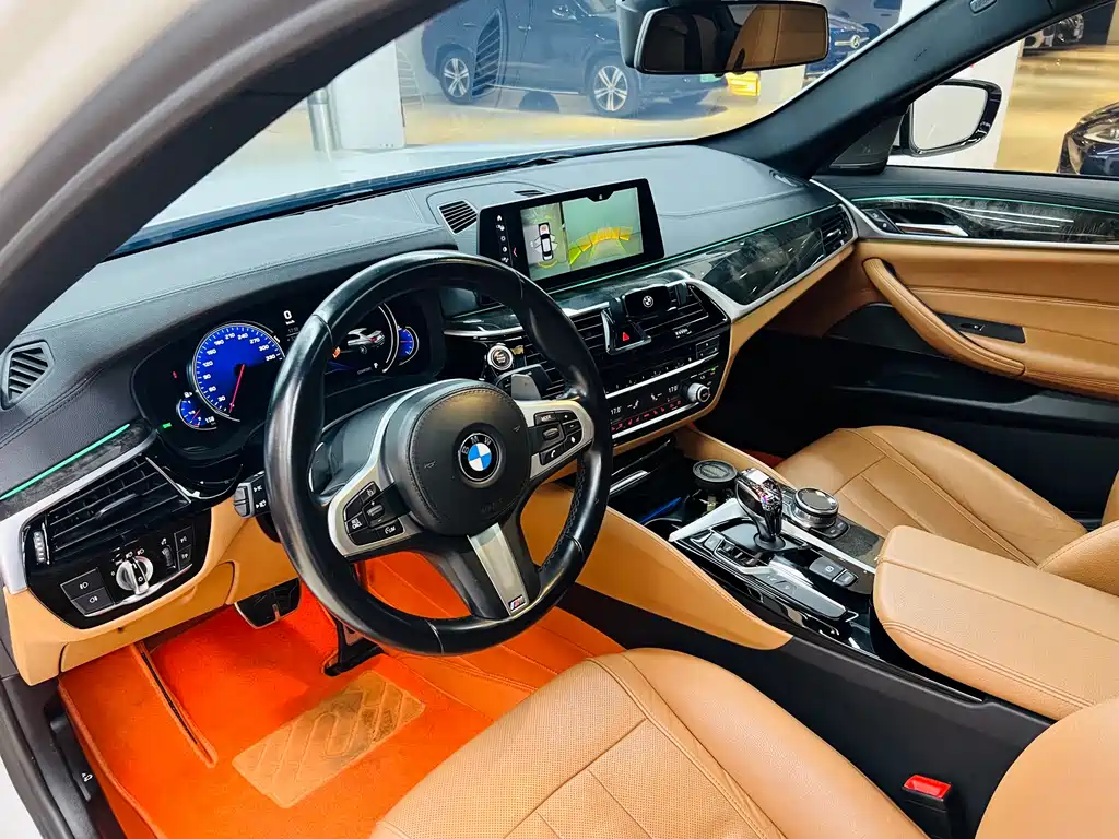 BMW 5 Series 2018 — фото 7