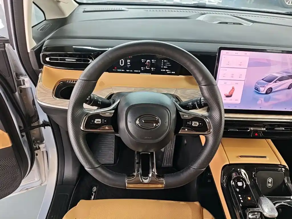 GAC Motor E8 PHEV 2024 — фото 17