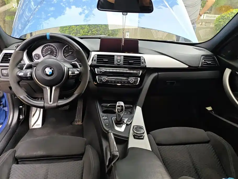 BMW 3 Series 2017 — фото 12