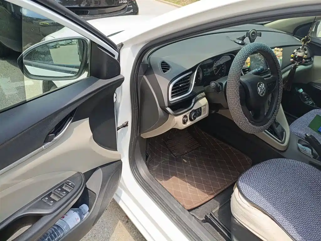 Buick Excelle 2015 — фото 12