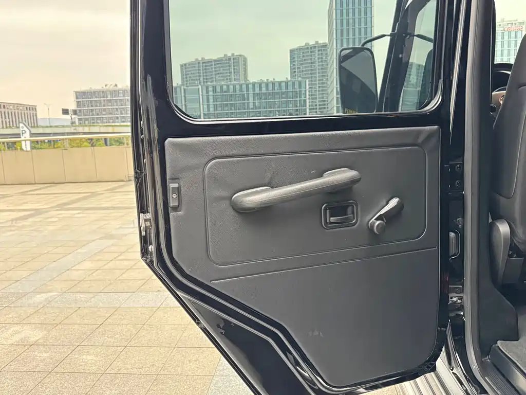 Mercedes-Benz G-Class 2018 — фото 13