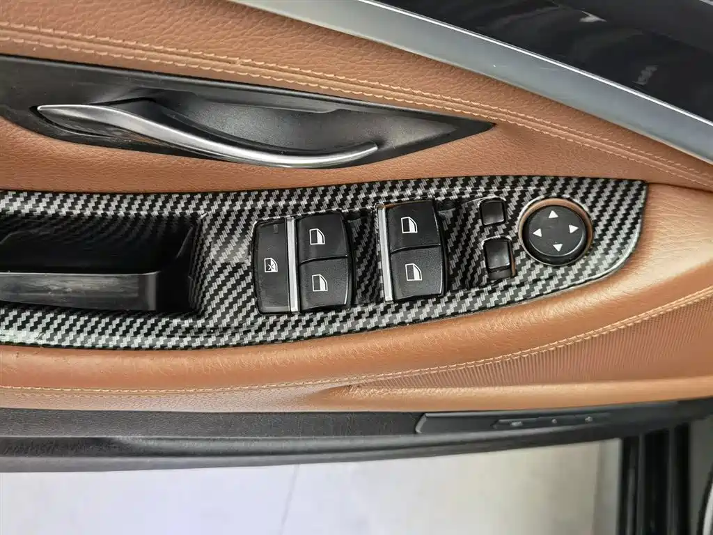 BMW 5 Series 2016 — фото 9