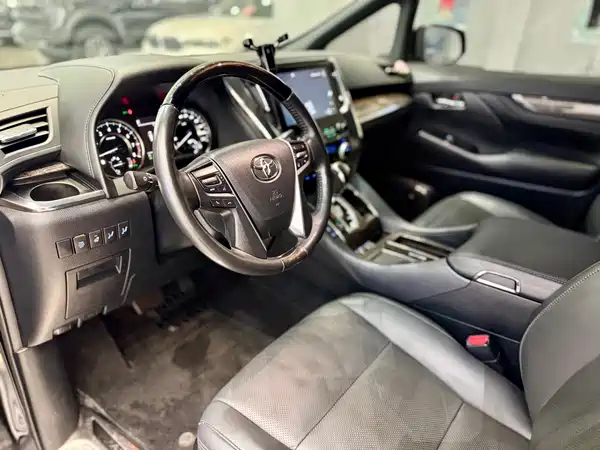 Toyota Alphard 2020