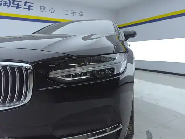 Volvo S90 2023