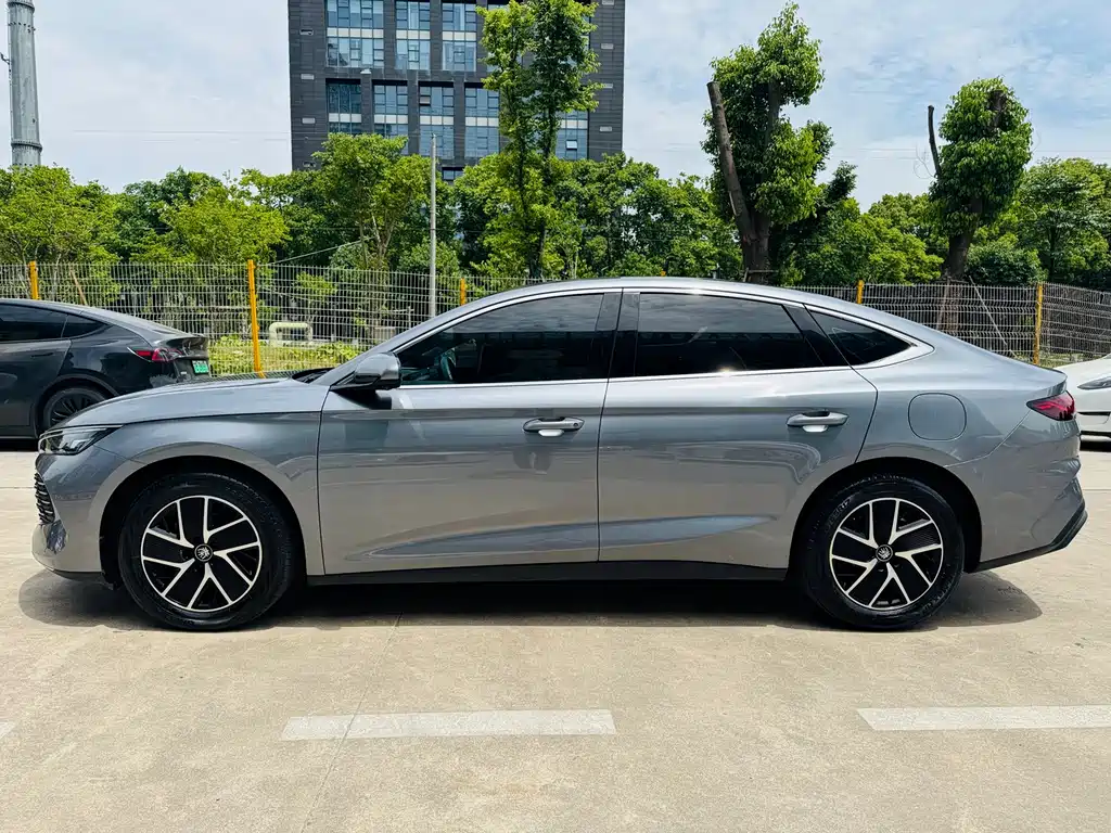 BYD Qin L 2025 — фото 9