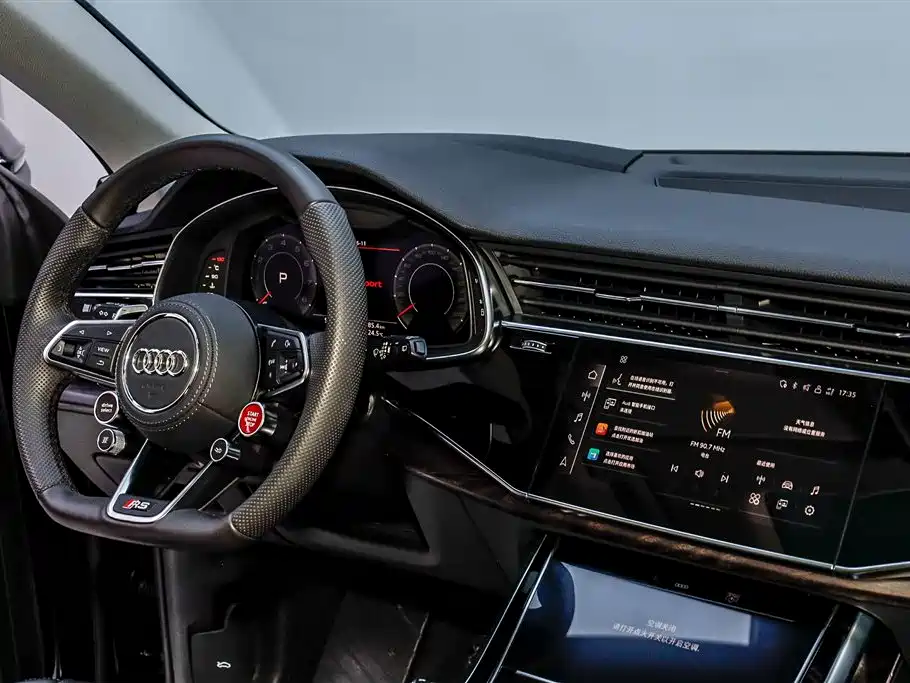 Audi Q8 2023 — фото 18