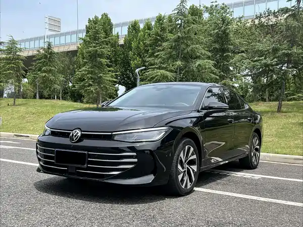 Volkswagen Passat 2025