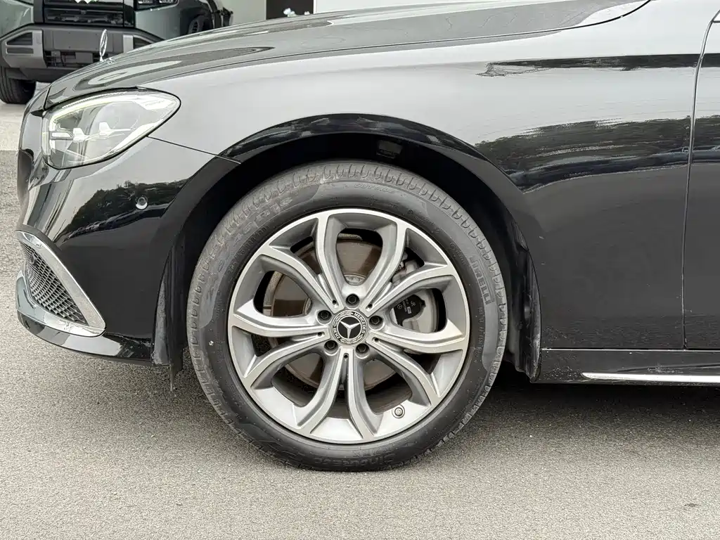 Mercedes-Benz E-Class 2020 — фото 18