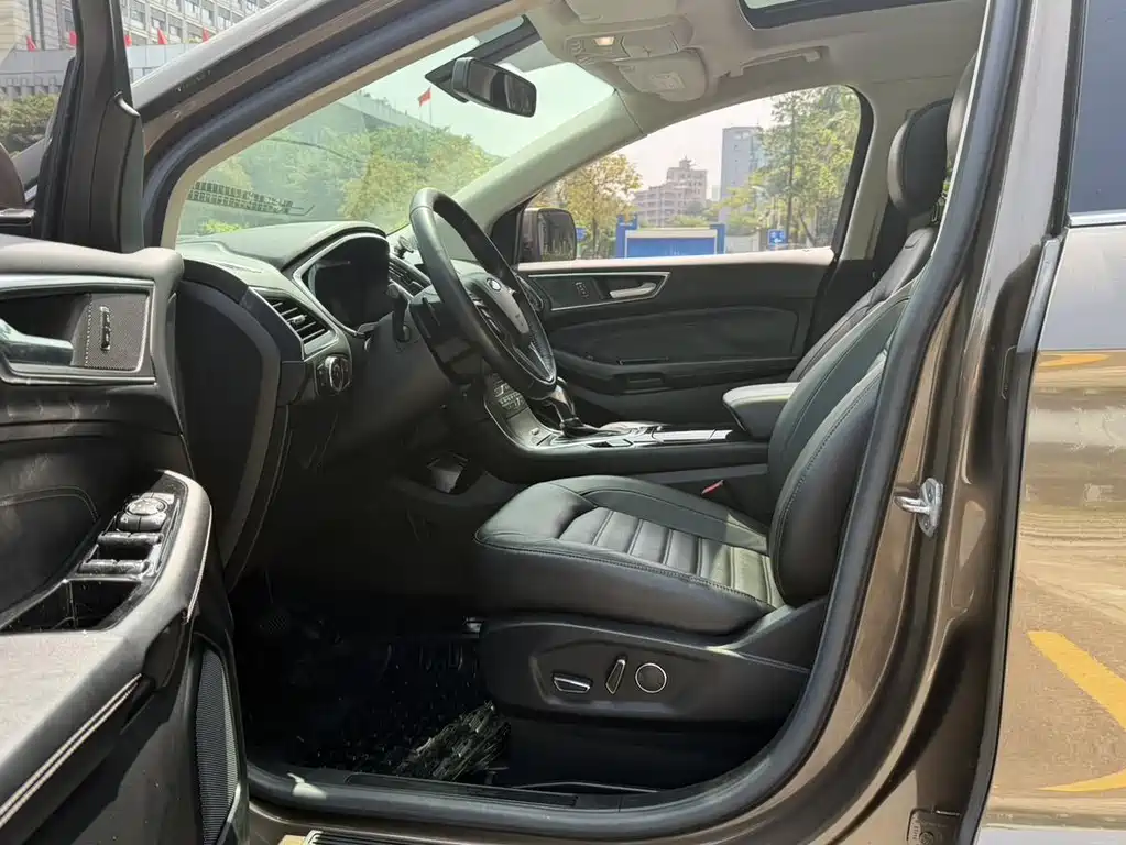 Ford Edge 2018 — фото 14