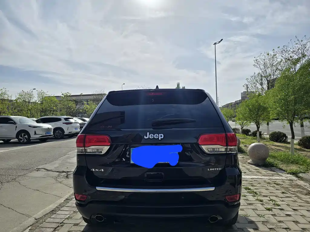 Jeep Grand Cherokee 2016