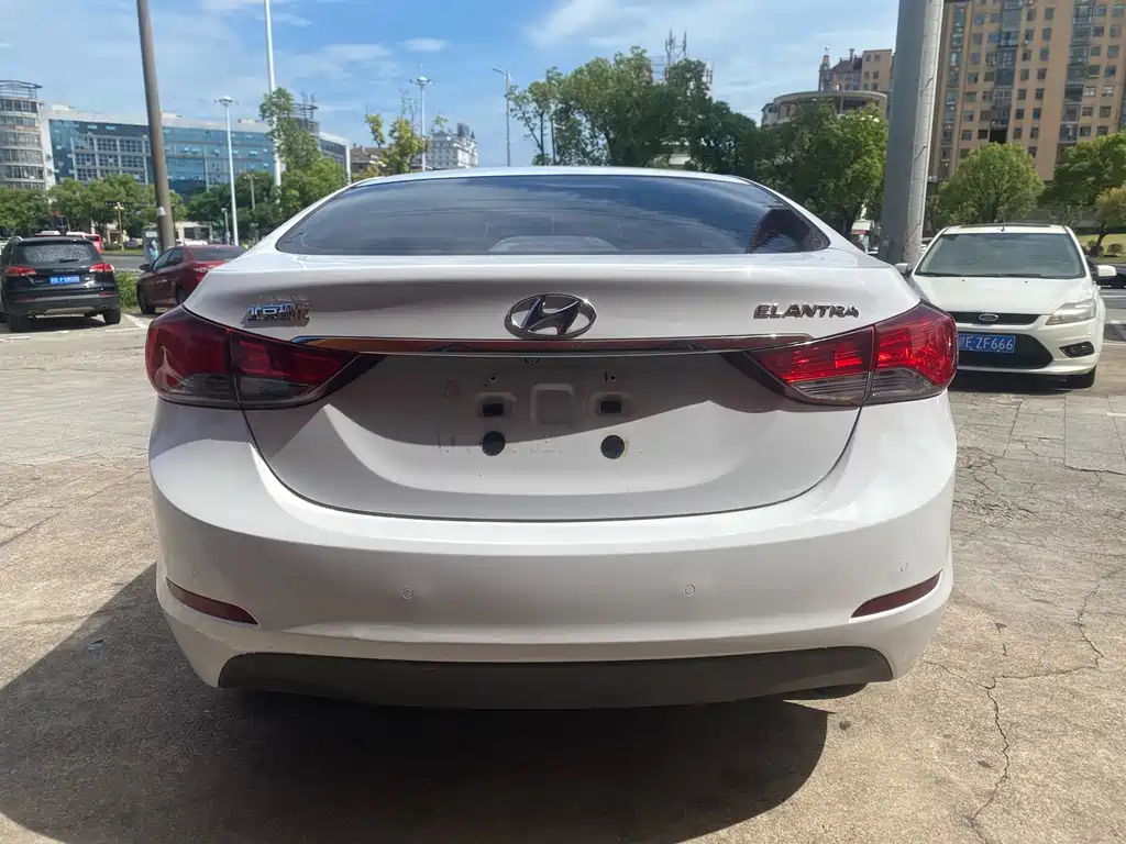 Hyundai Elantra Langdong 2016 — фото 13