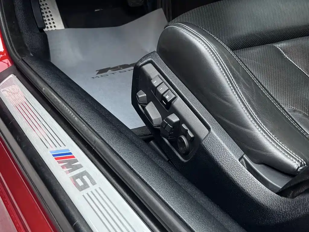 BMW M6 2012 — фото 13