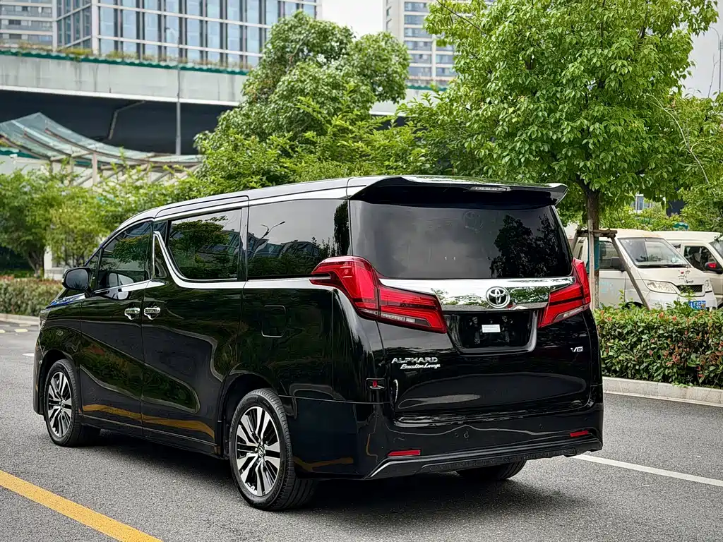 Toyota Alphard 2018