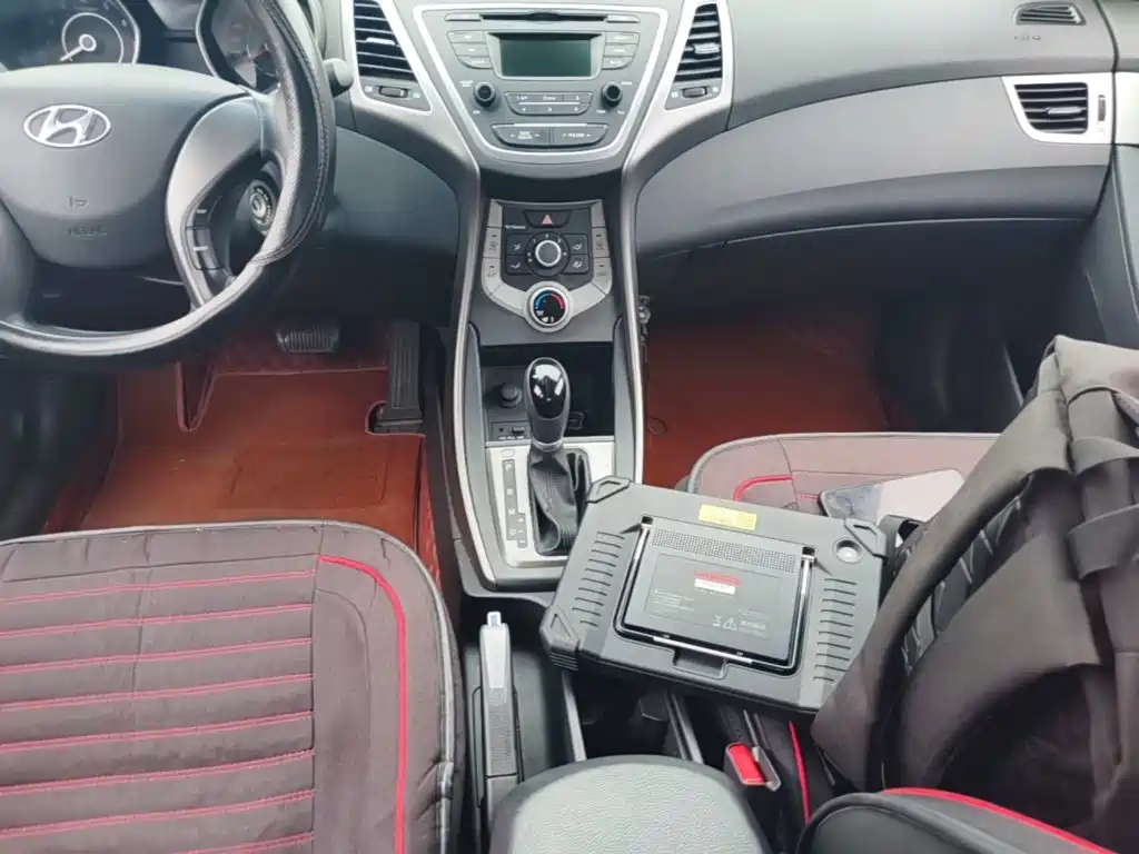 Hyundai Elantra 2018 — фото 14