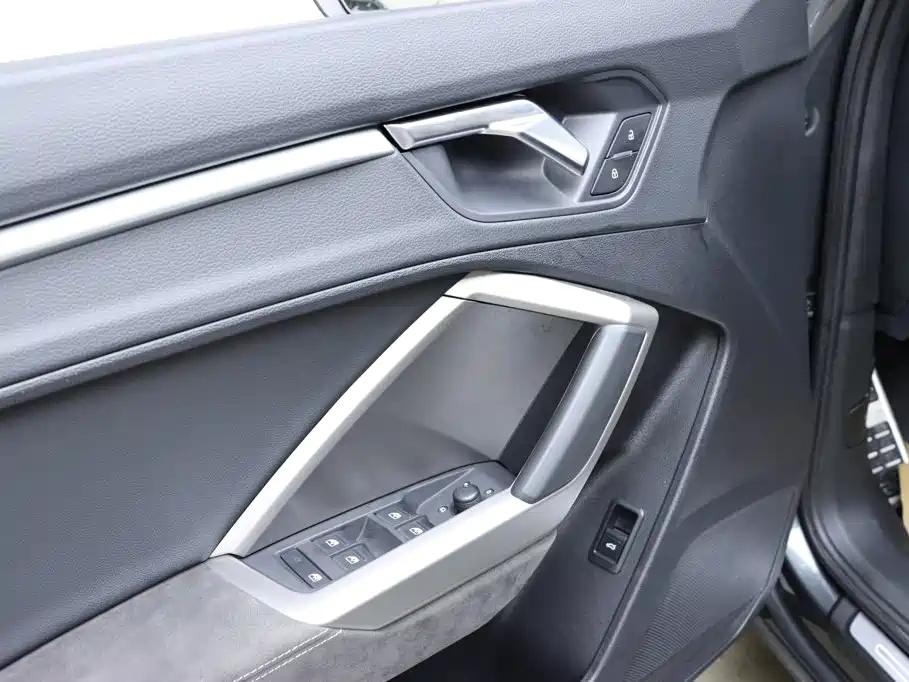 Audi Q3 2022 — фото 13