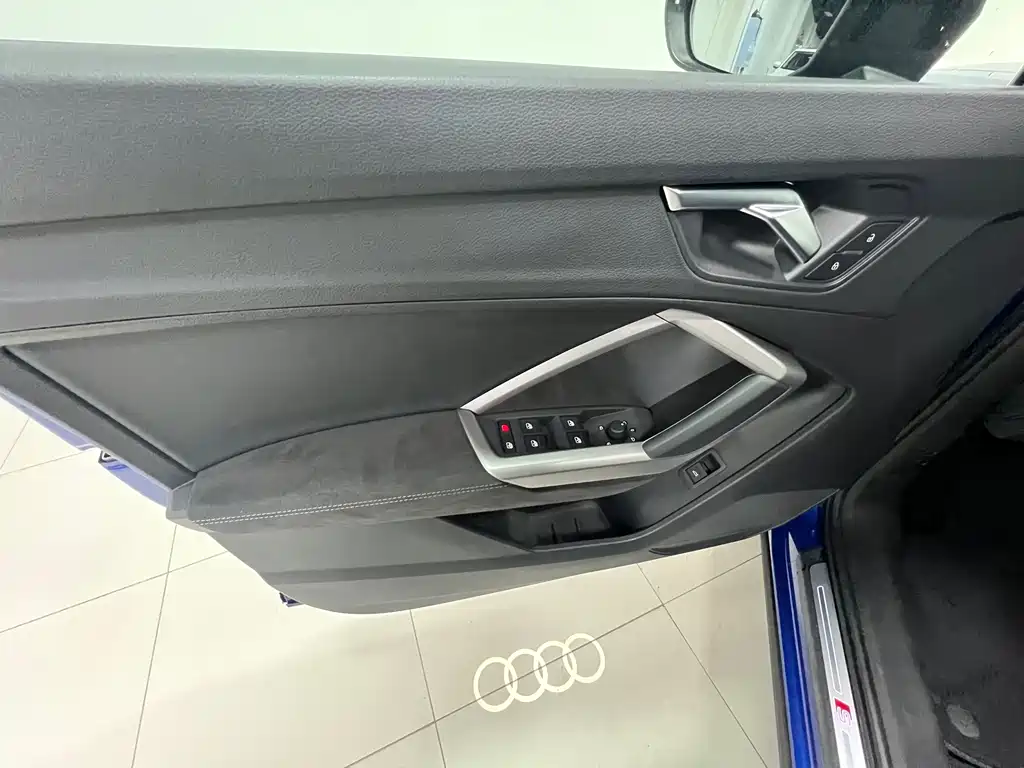 Audi Q3 2022 — фото 11