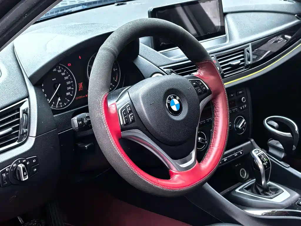 BMW X1 2015 — фото 15