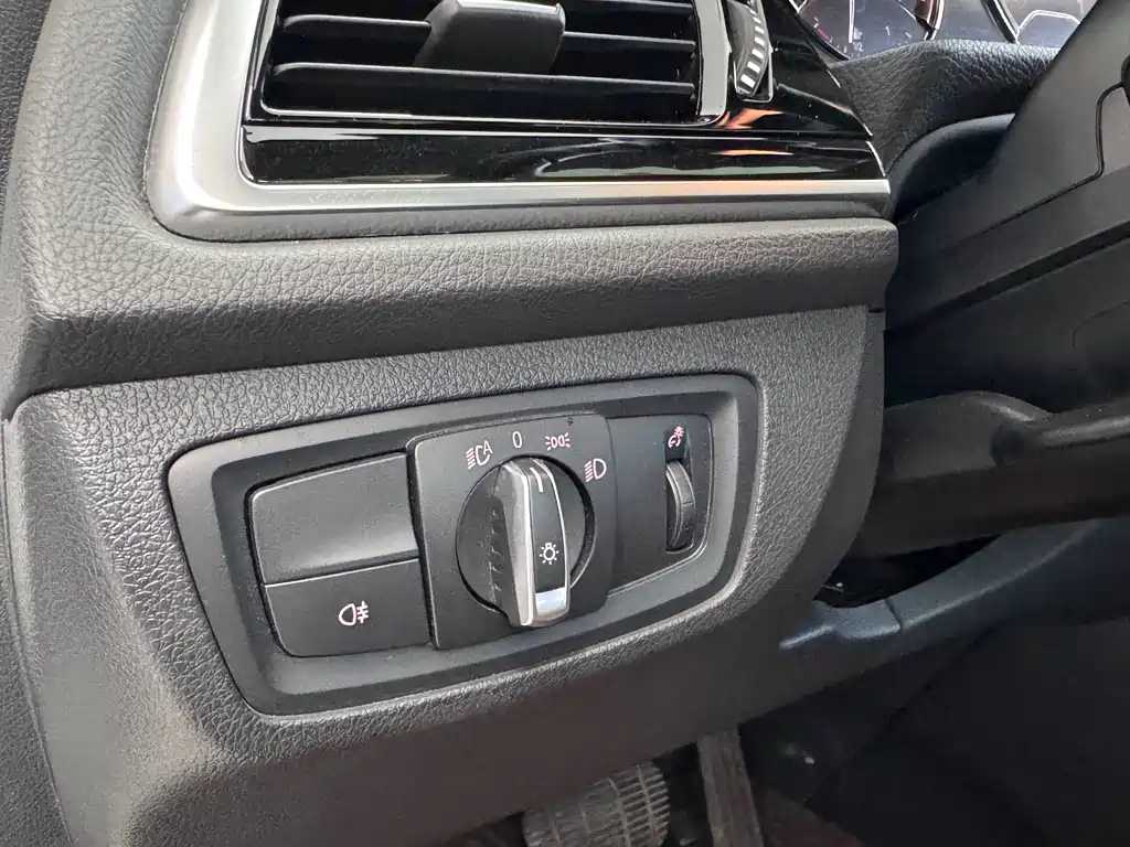 BMW 1 Series 2022 — фото 14