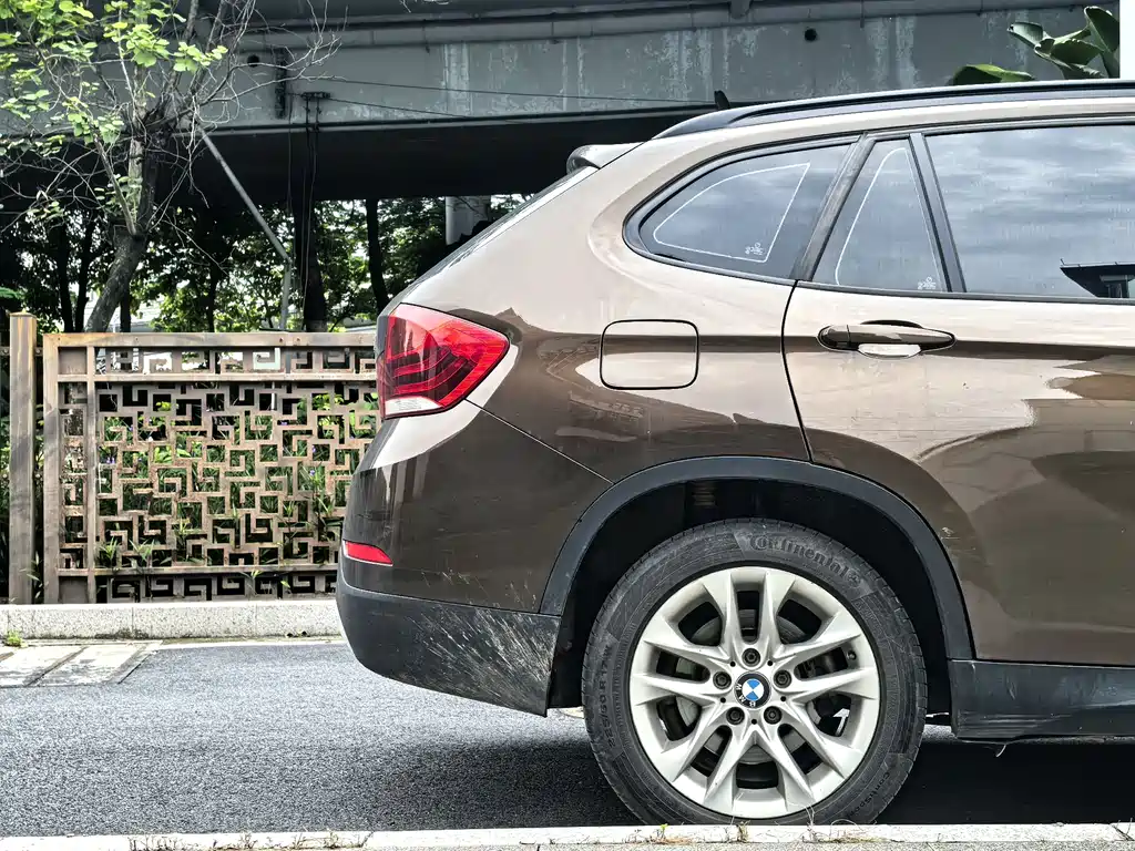 BMW X1 2015 — фото 9
