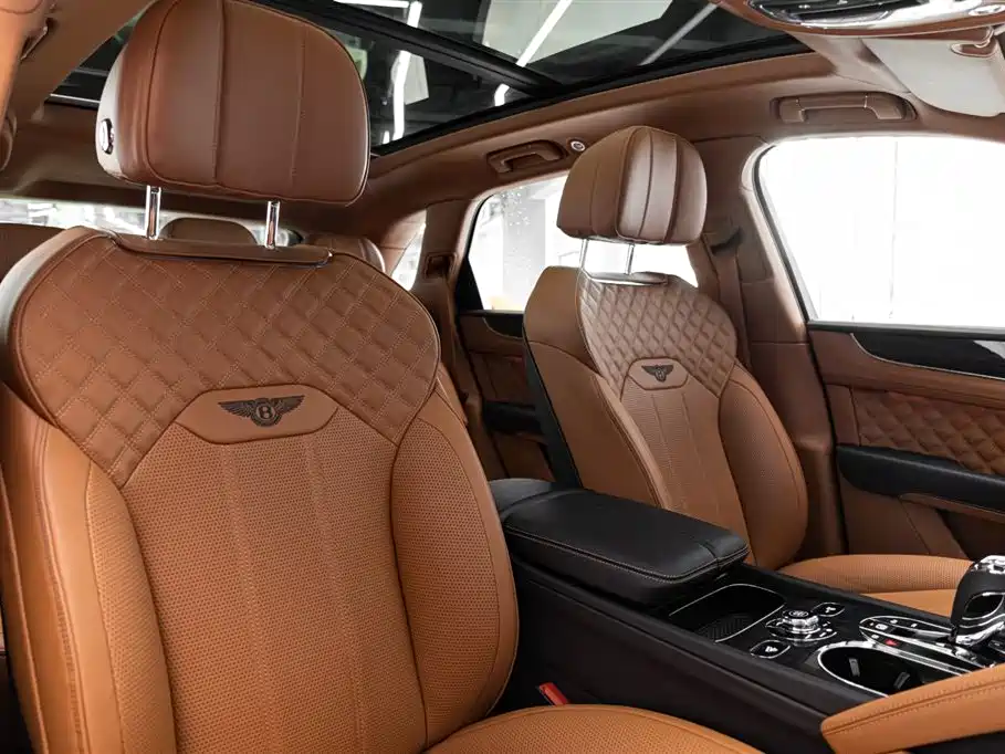 Bentley Bentayga 2022 — фото 15