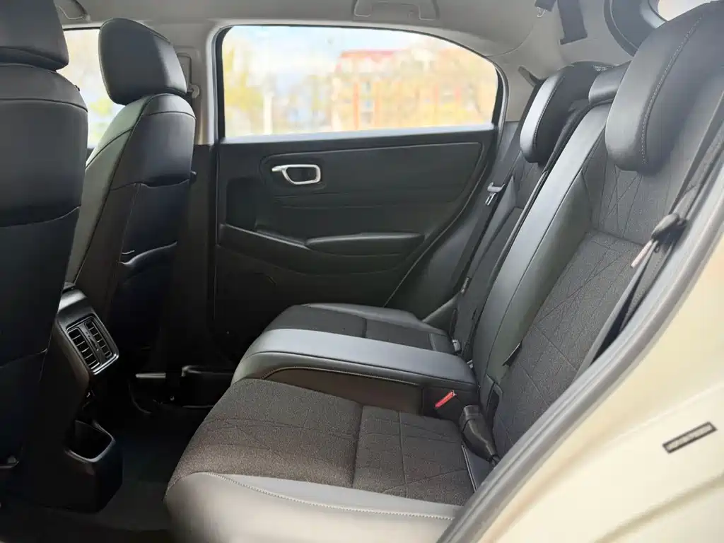 Honda Vezel 2023 — фото 11