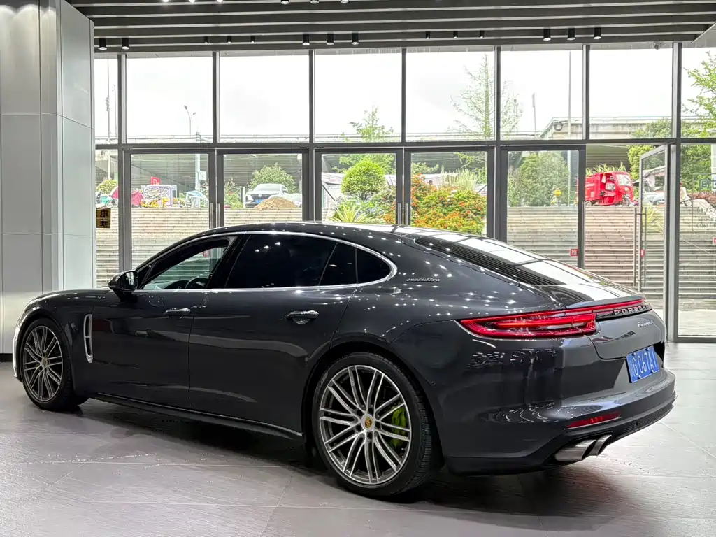 Porsche Panamera 2019