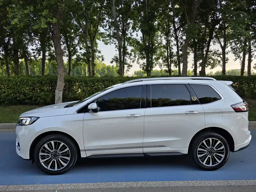 Ford Edge 2022 — фото 15