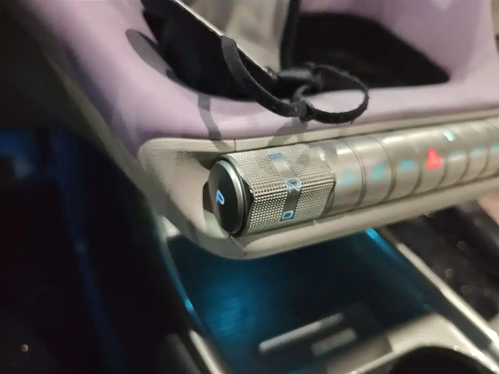 BYD Dolphin 2022 — фото 14