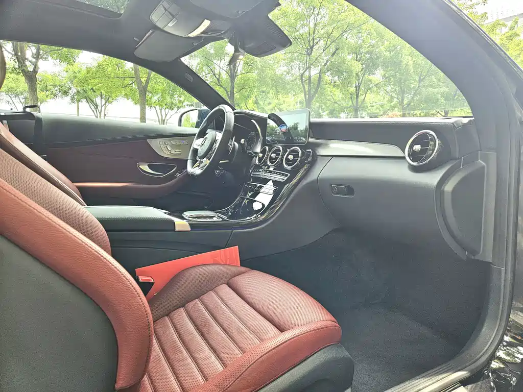 Mercedes-Benz C-Class AMG 2023 — фото 8