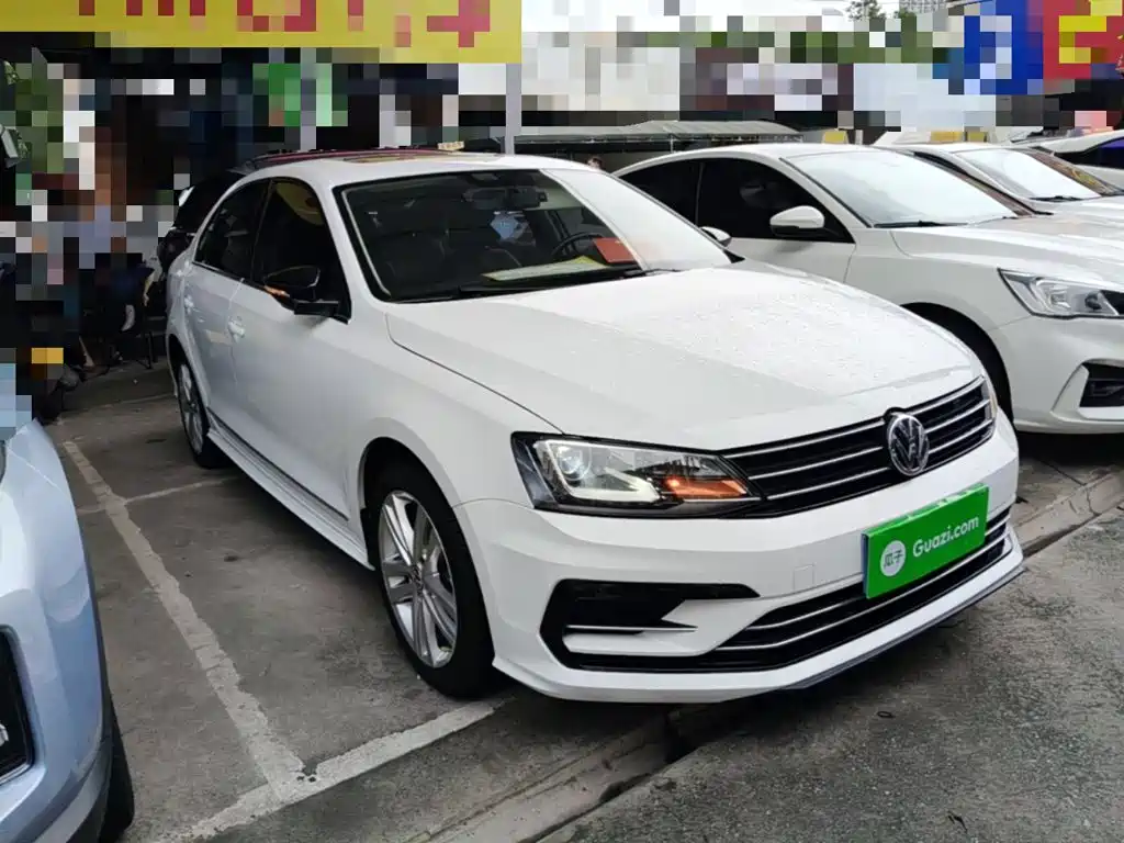Volkswagen Sagitar 2018