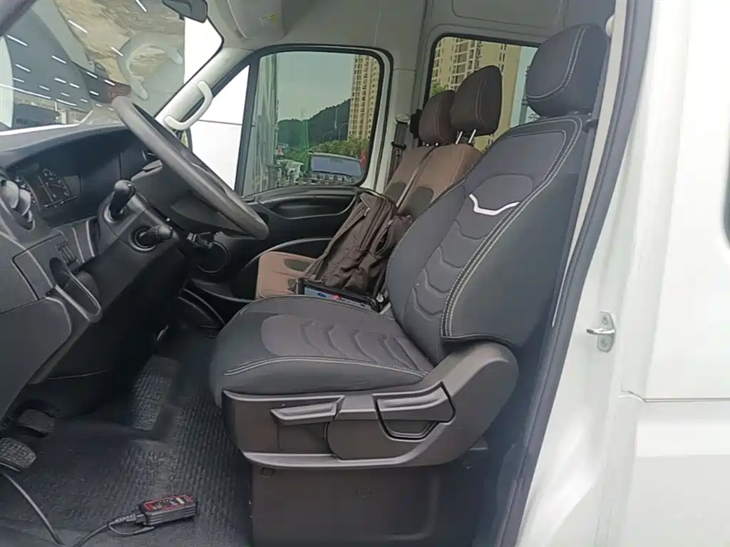 IVECO Ousheng 2025 — фото 15