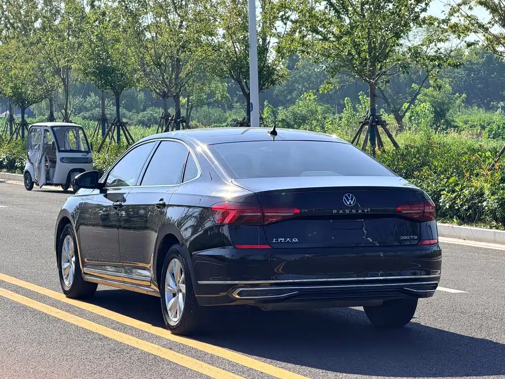 Volkswagen Passat 2021 — фото 9