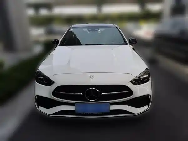 Mercedes-Benz C-Class 2025