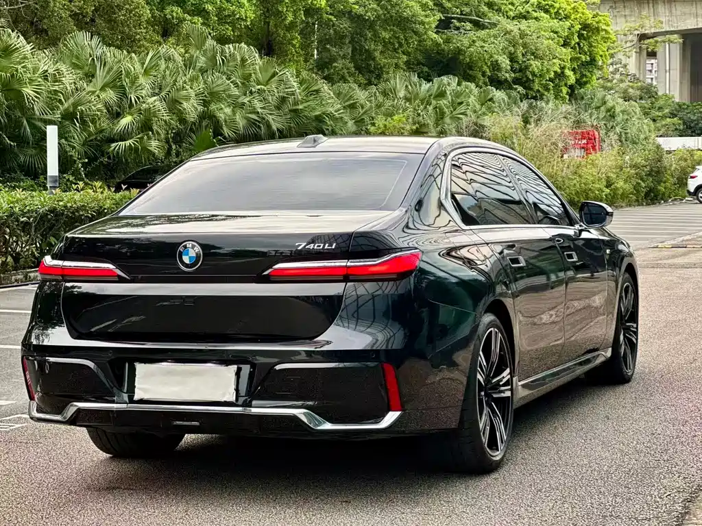 BMW 7 Series 2023 — фото 12