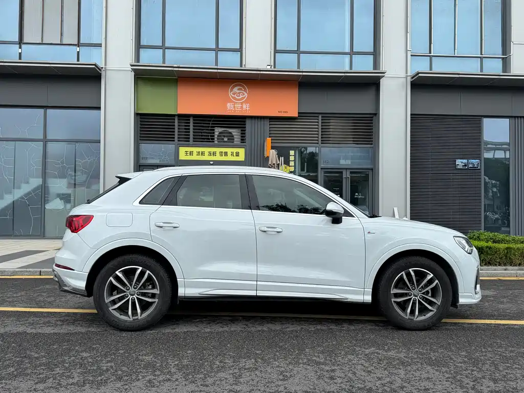 Audi Q3 2021
