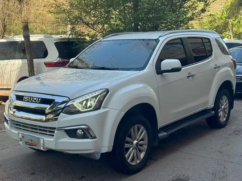 Isuzu MU-X 2022