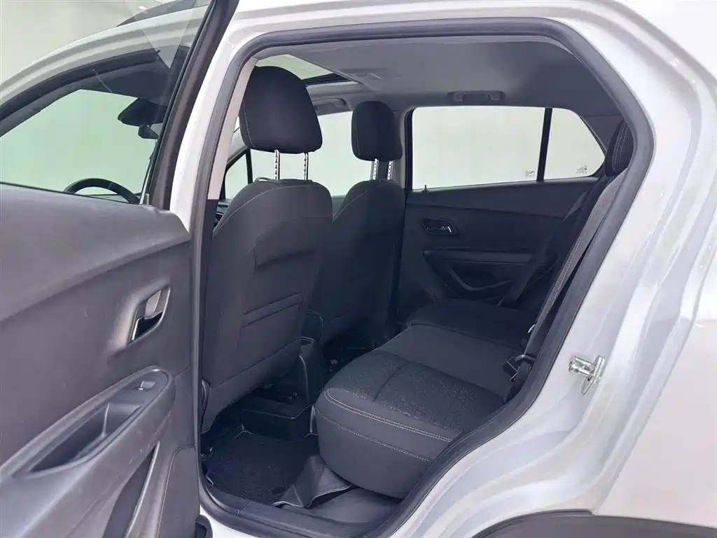 Chevrolet Trax 2017 — фото 14