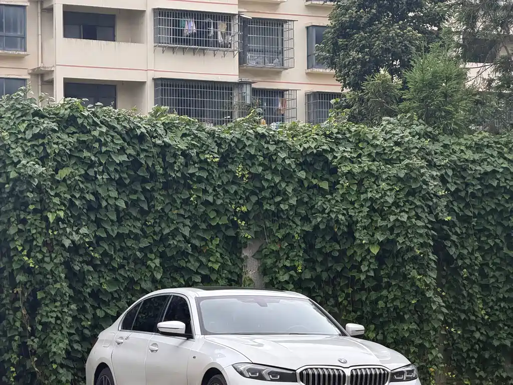 BMW 3 Series 2023