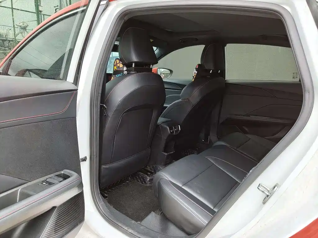 MG MG5 2025