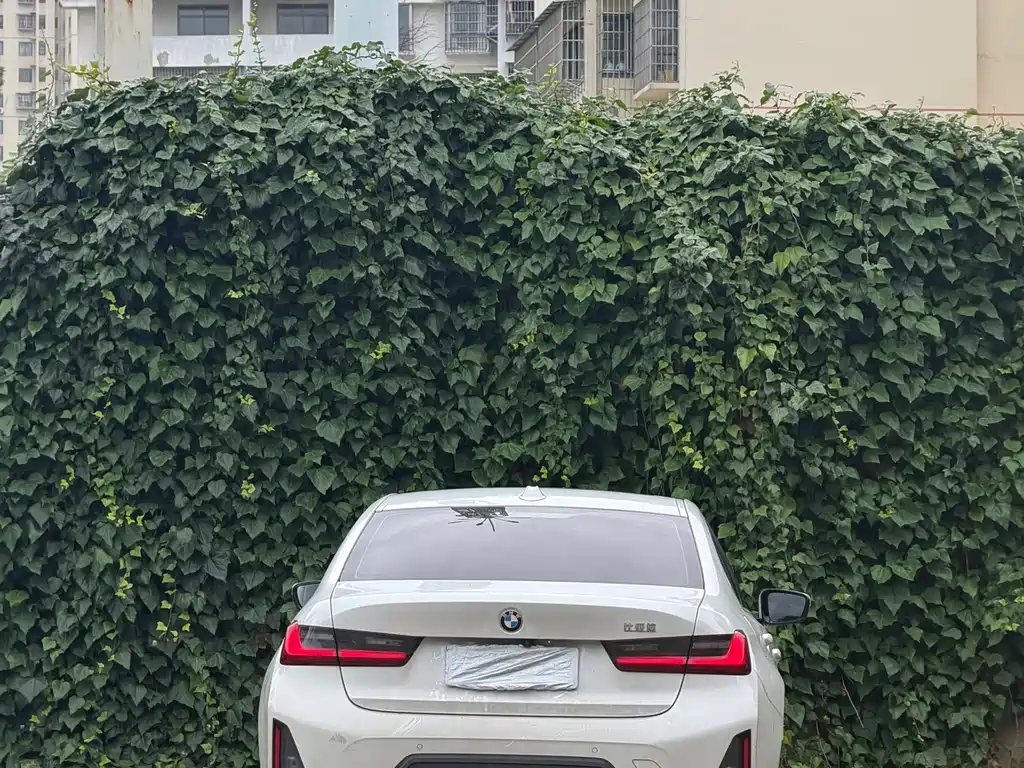 BMW 3 Series 2023 — фото 12