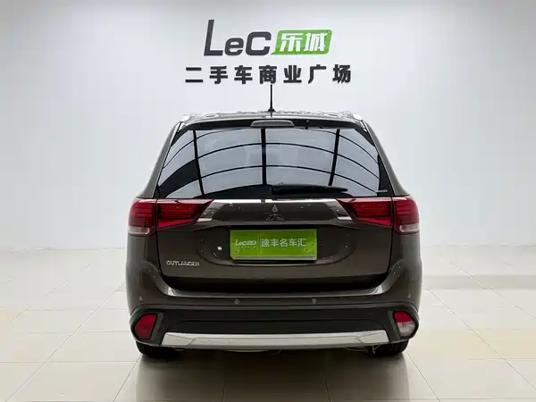 Mitsubishi Outlander 2016