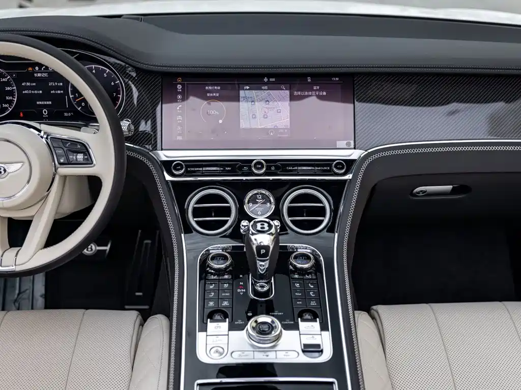 Bentley Continental 2022 — фото 15