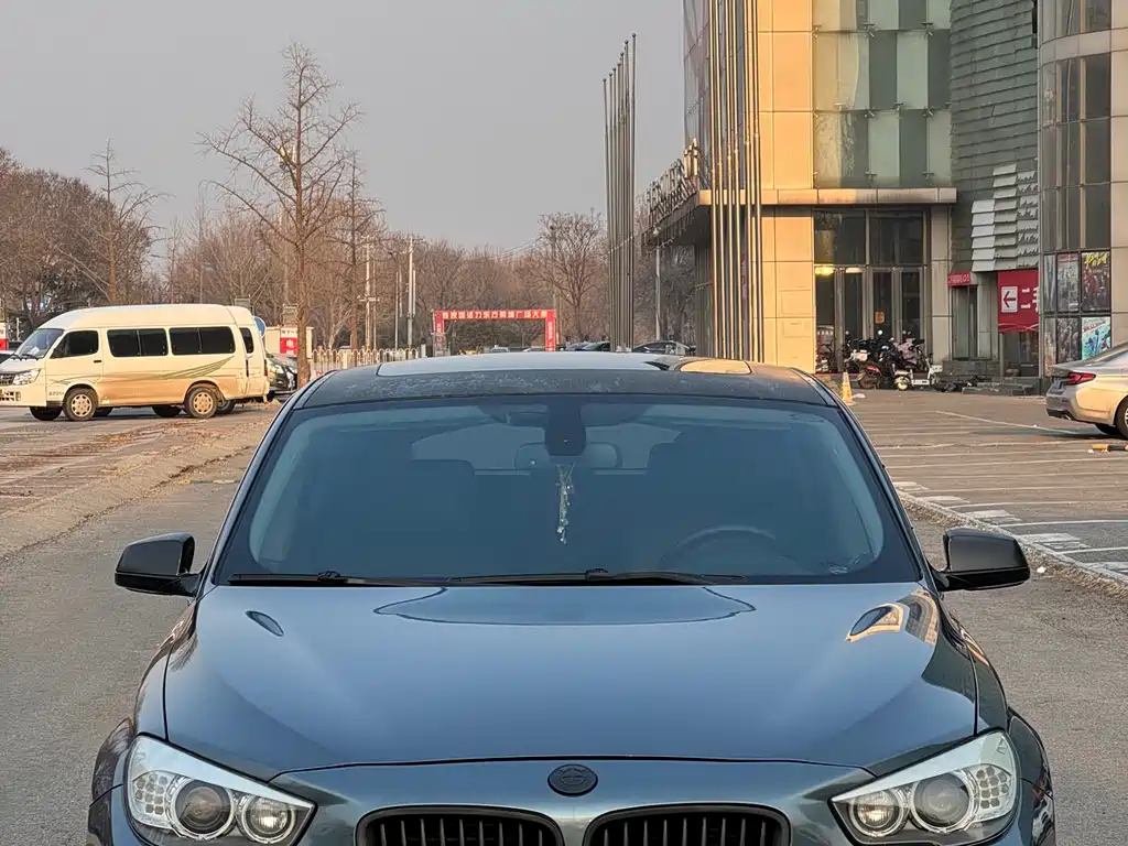 BMW 5 Series GT 2012 — фото 2