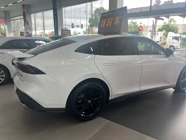 Changan UNI-V 2024