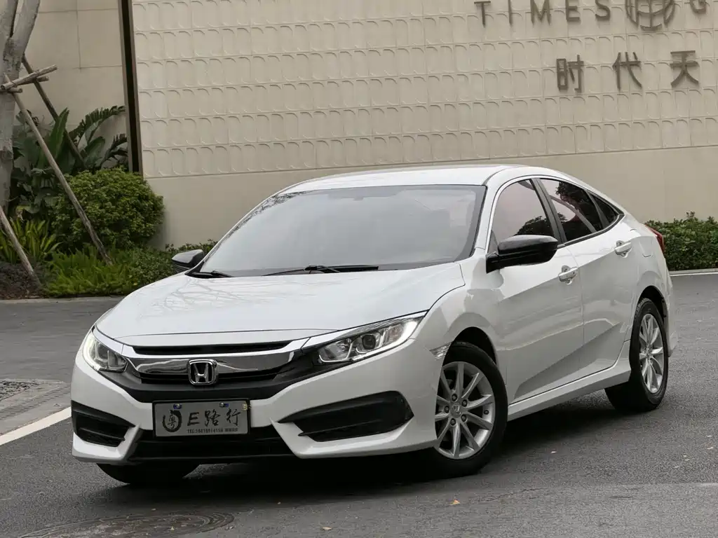 Honda Civic 2017 — фото 1