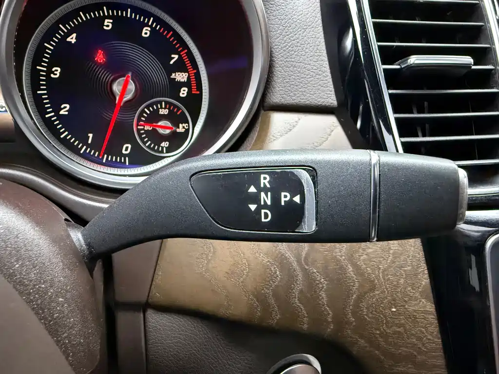Mercedes-Benz GLE 2017 — фото 11