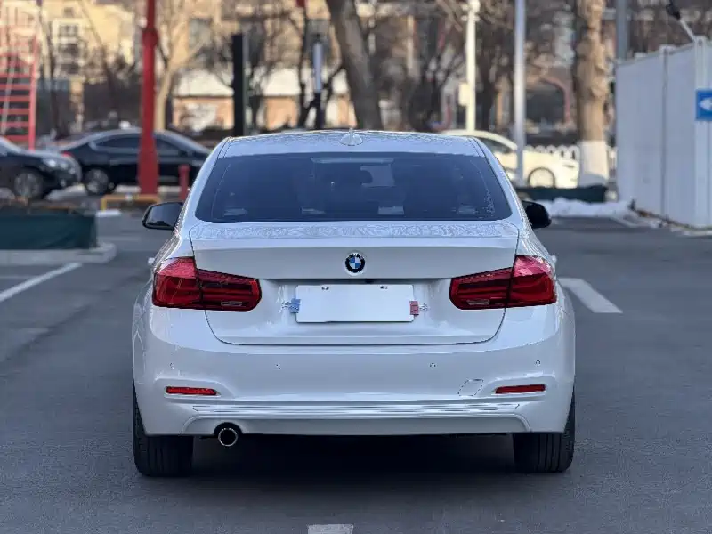 BMW 3 Series 2016 — фото 14