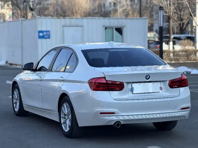 BMW 3 Series 2016 — фото 13