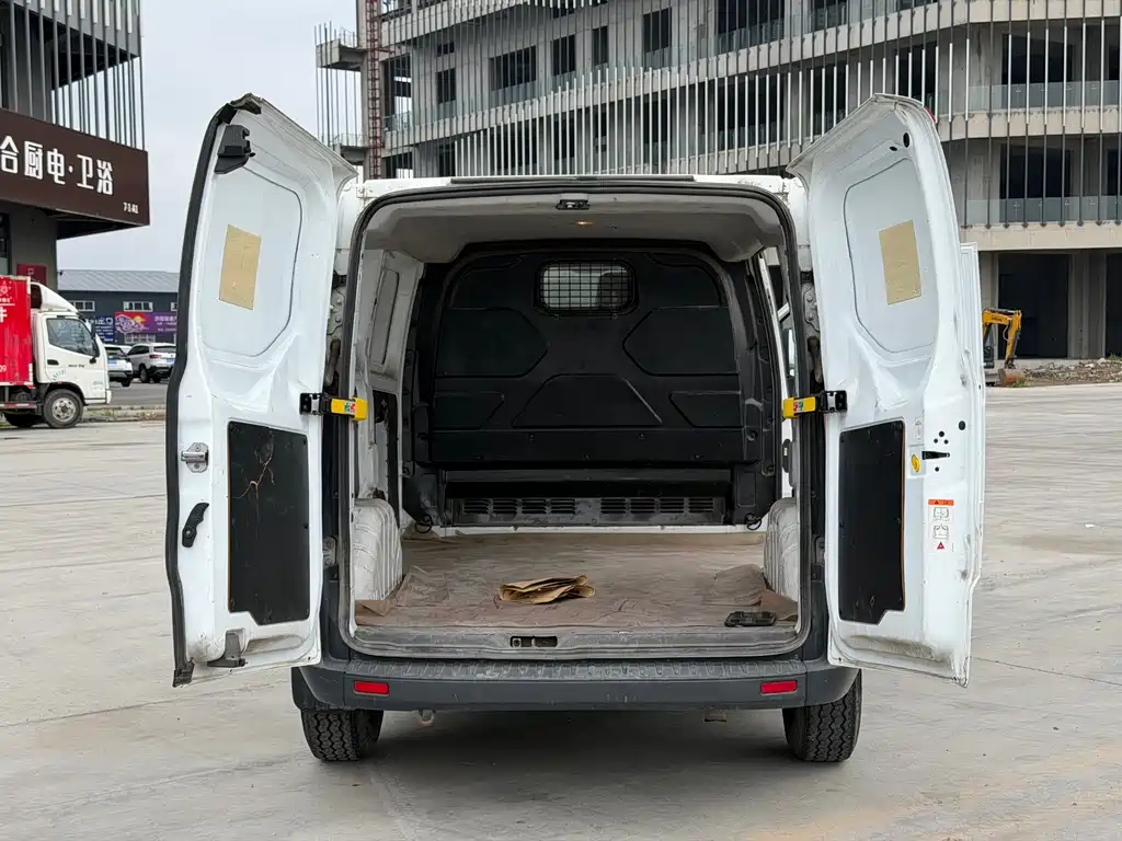 Ford Transit 2018 — фото 15